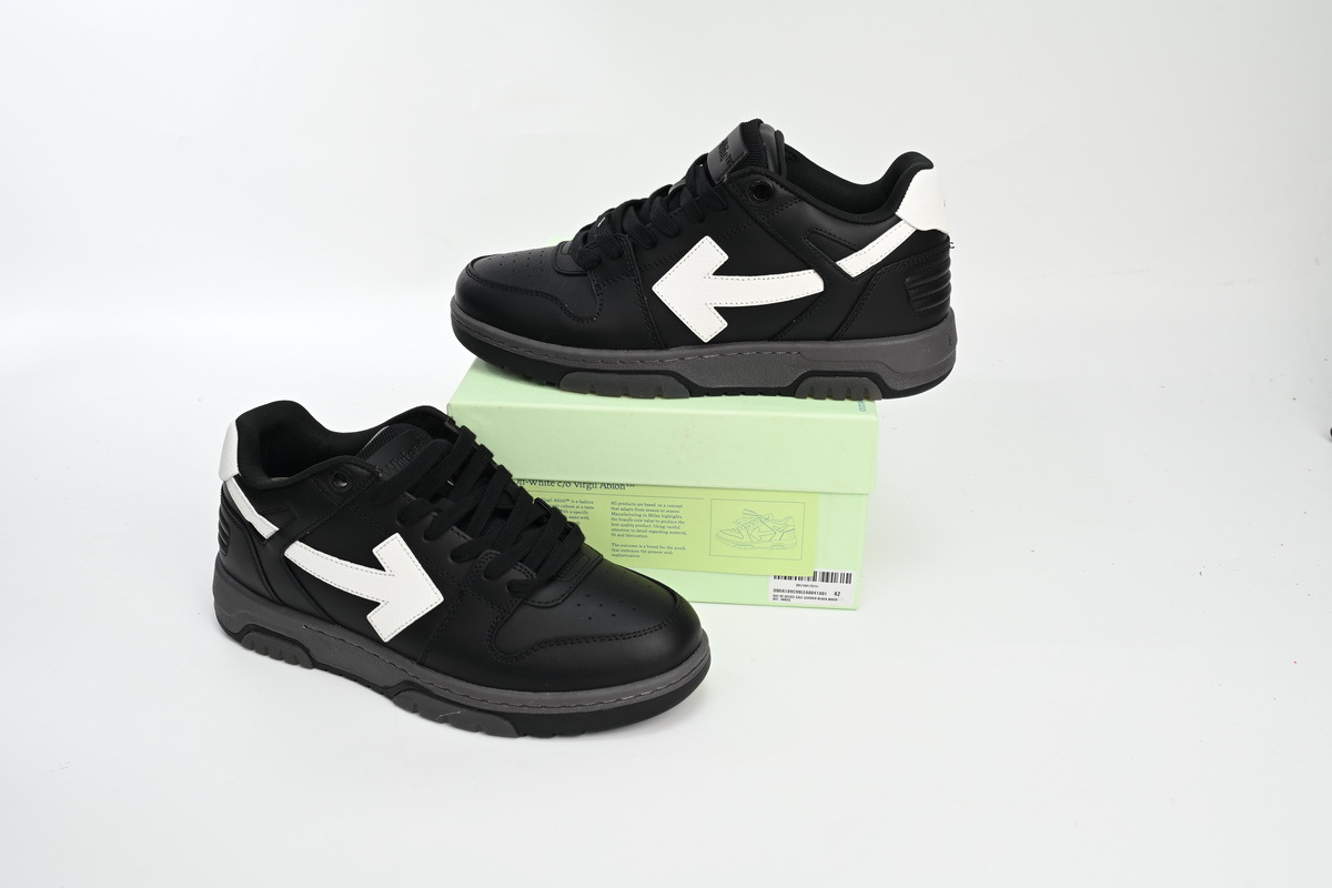OFF-WHITE Out Of Black Skin And White Tail