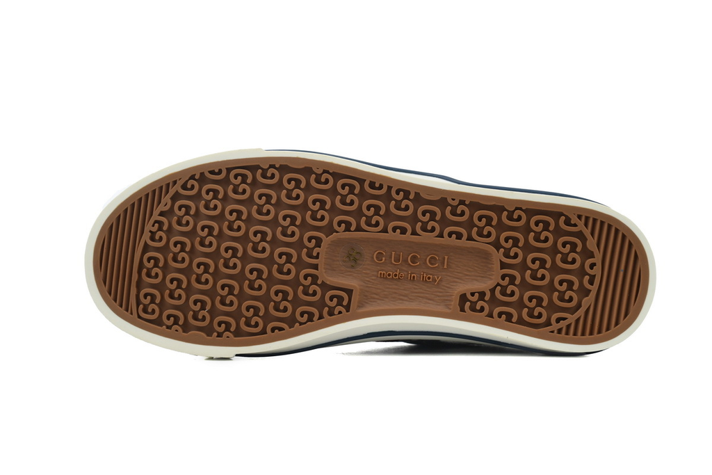 Gucci Tennis GG Supreme