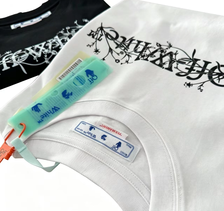 OFF-WHITE  T-Shirt