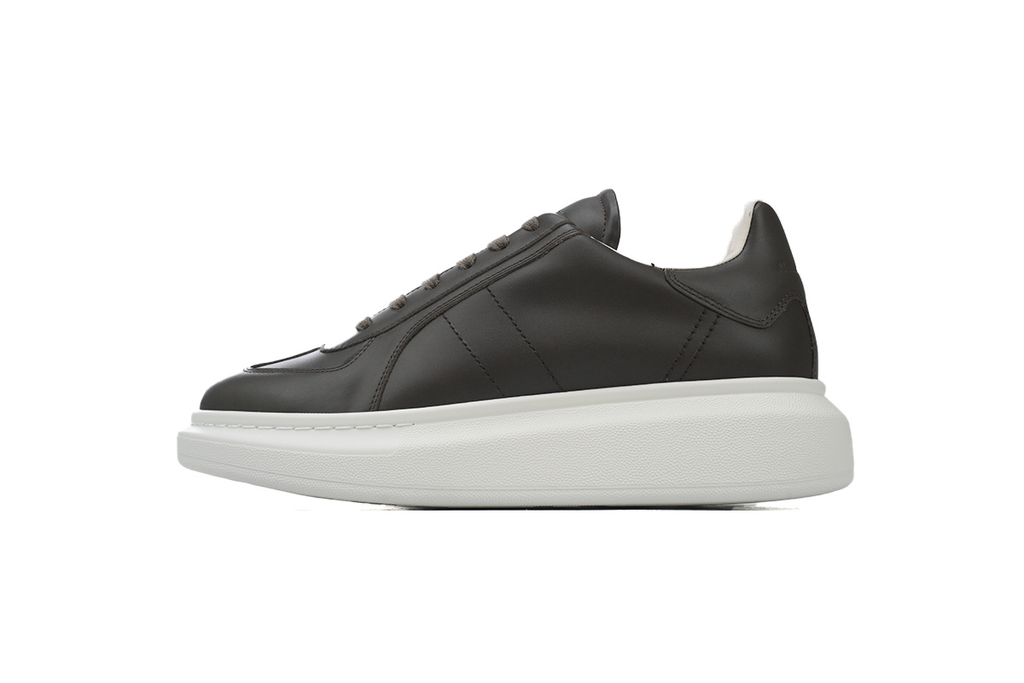 Alexander McQueen Sneaker Black and White