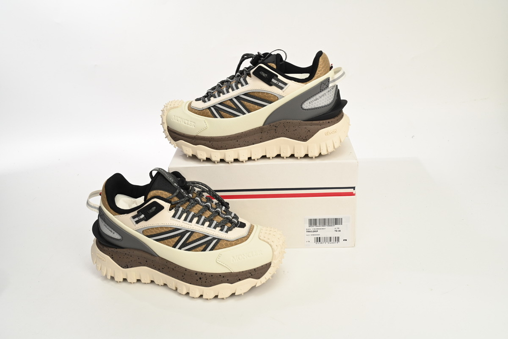 Moncler Trailgrip Grey