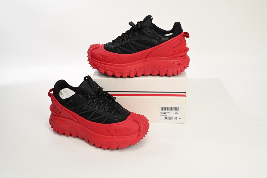 Moncler Trailgrip Black Red